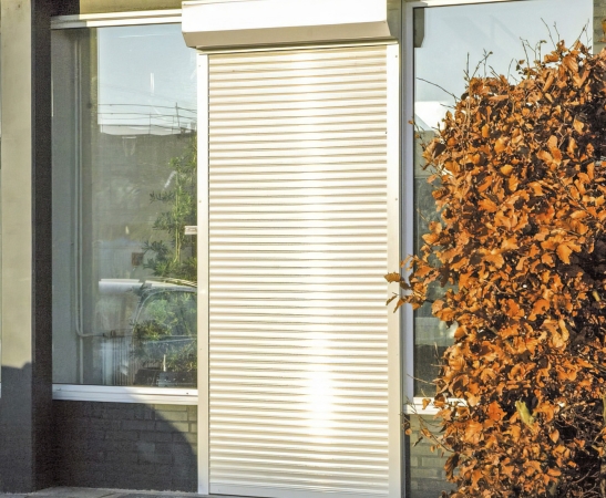 Рольставни на двери в Геленджике