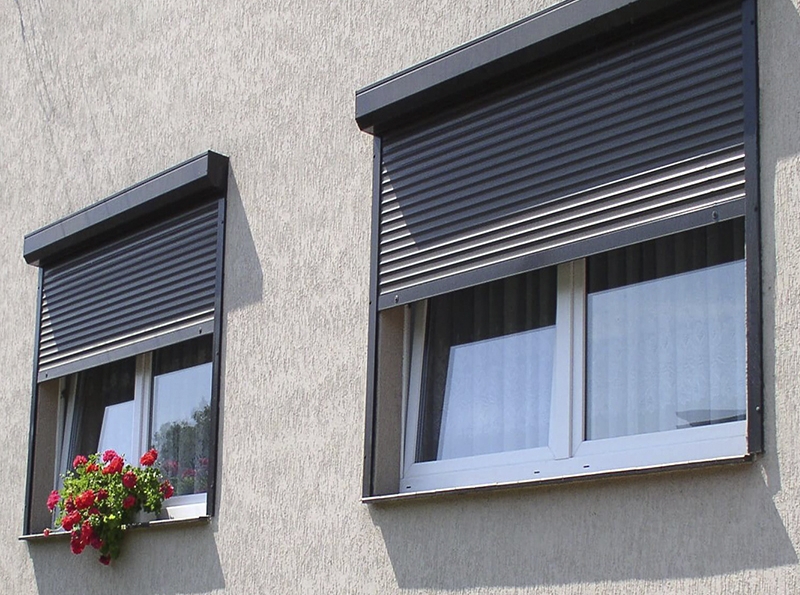 На окна в Геленджике